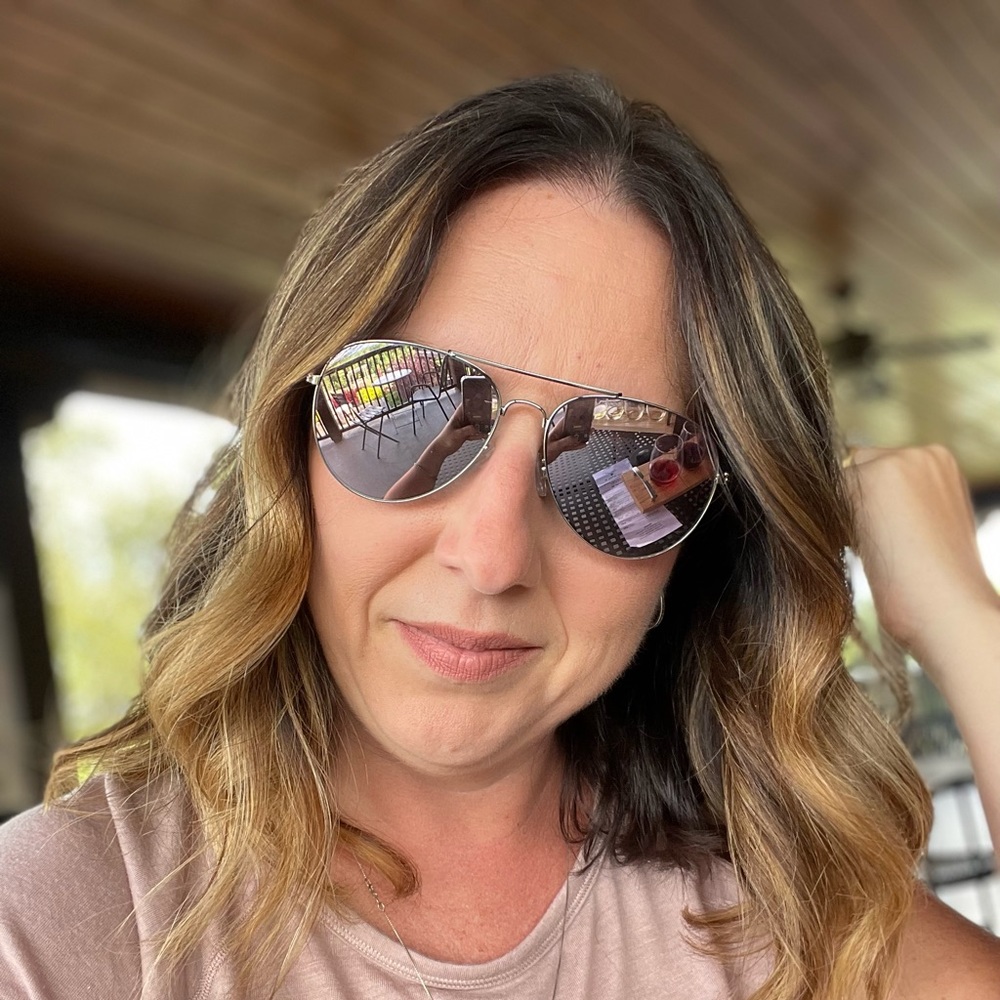 Meet your Posher, Jennifer